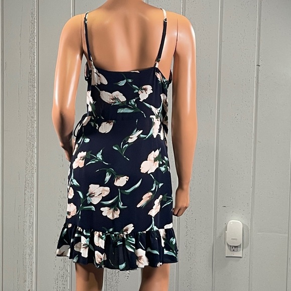 *Pretty Little Thing Women’s Floral Print Wrap Mini Dress Sz 14 - Picture 8 of 13